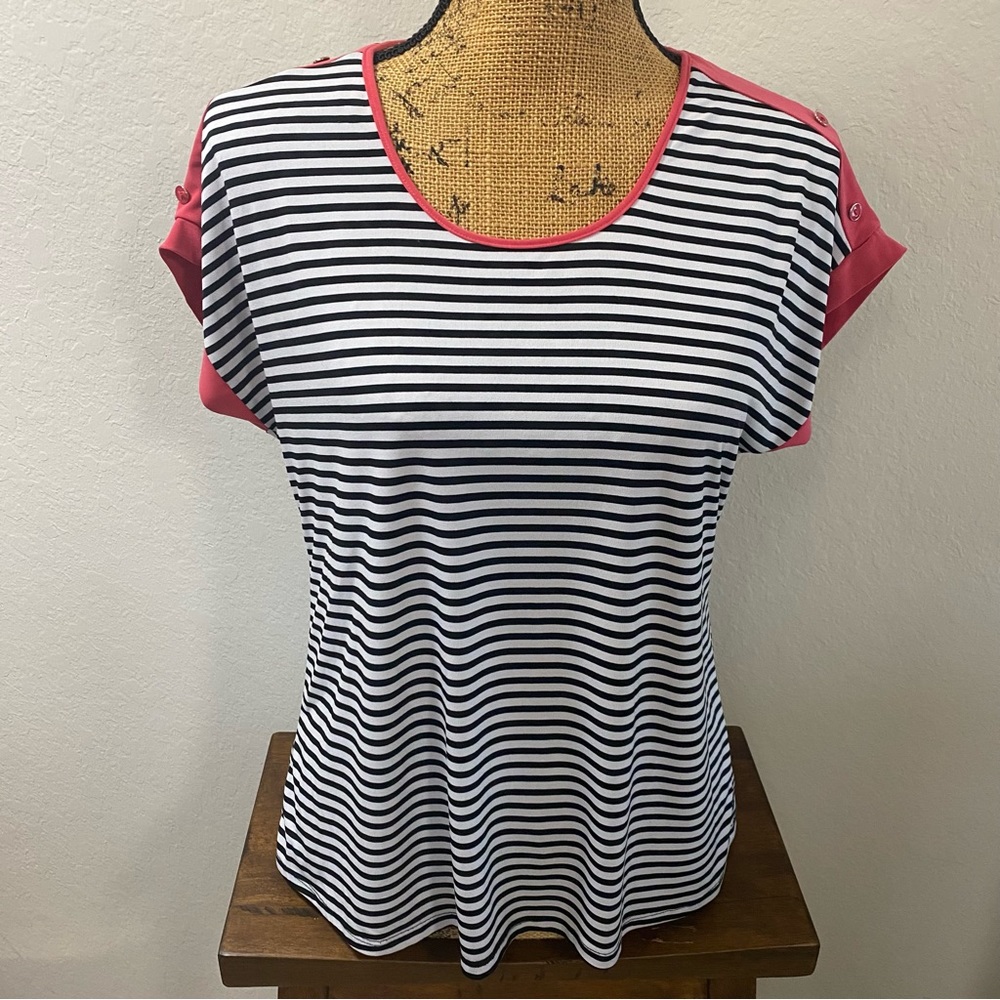 Susan Lawrence Women's Top Size M medium T-shirt Striped B/W Coral Trim